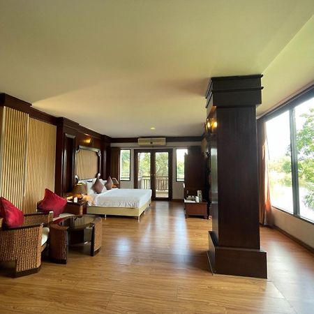 Gassan Legacy Golf Club Hotel Lamphun Luaran gambar