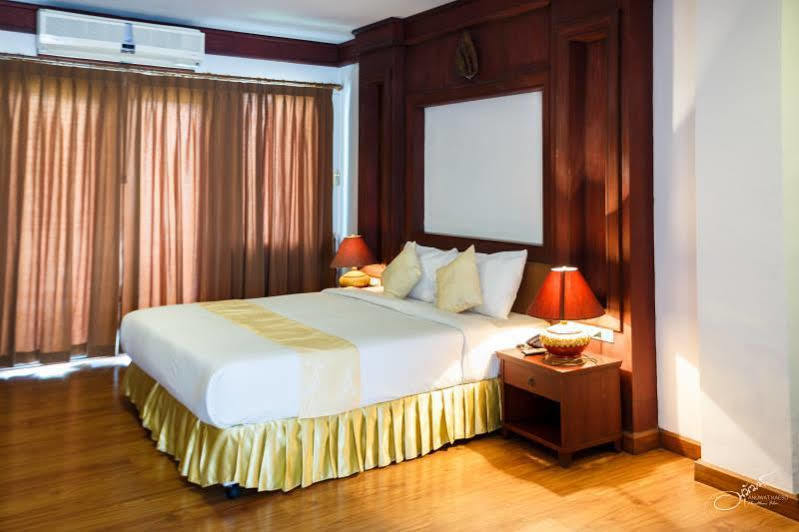 Gassan Legacy Golf Club Hotel Lamphun Luaran gambar