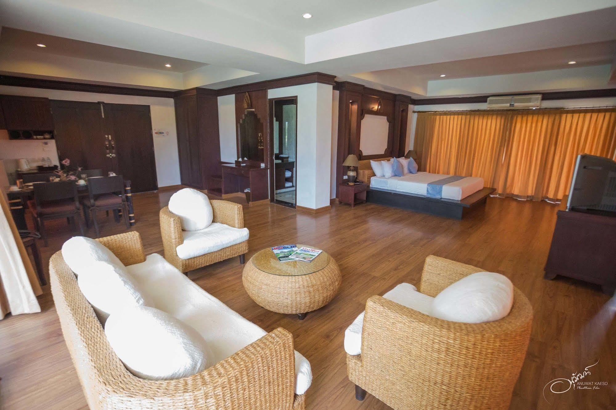 Gassan Legacy Golf Club Hotel Lamphun Luaran gambar
