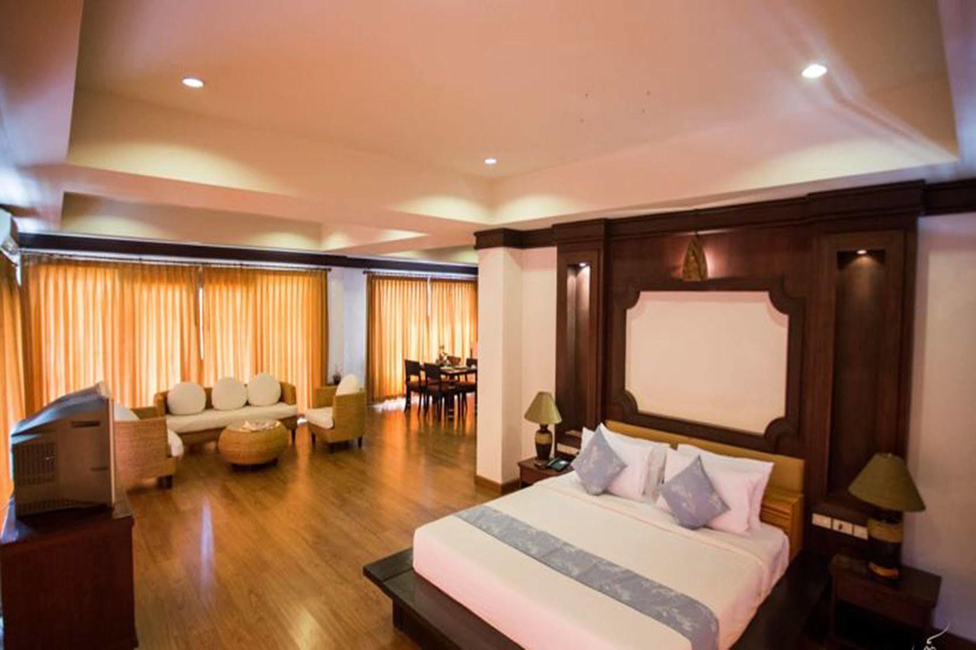 Gassan Legacy Golf Club Hotel Lamphun Luaran gambar
